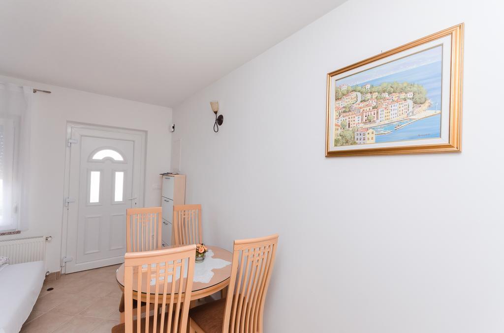 Apartment Zorka Medveja Extérieur photo