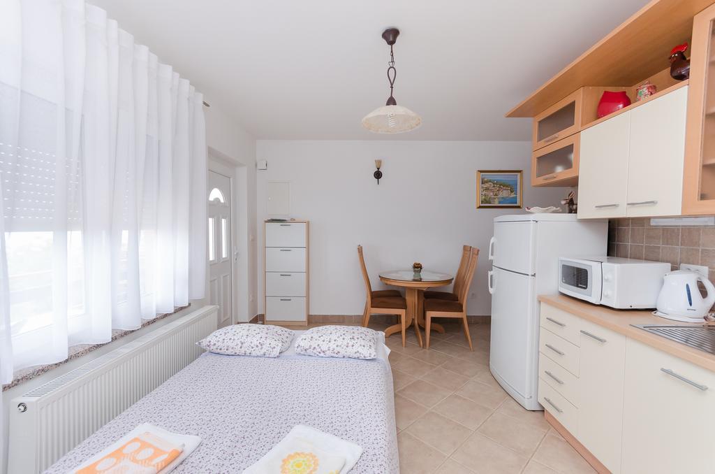 Apartment Zorka Medveja Extérieur photo
