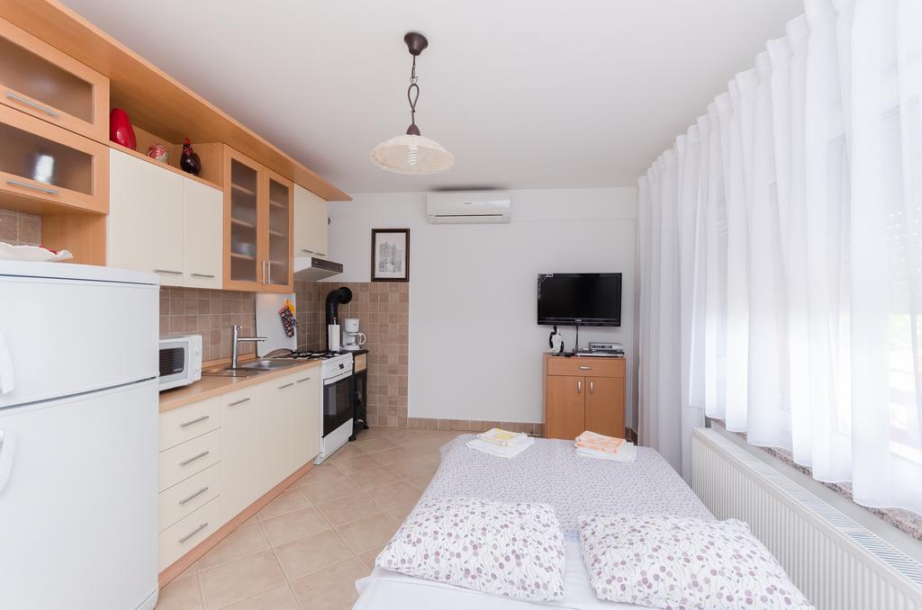 Apartment Zorka Medveja Extérieur photo
